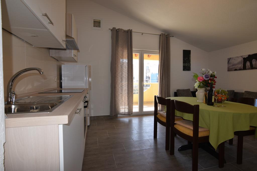 Apartments Batarilo Biograd Na Moru Exterior photo