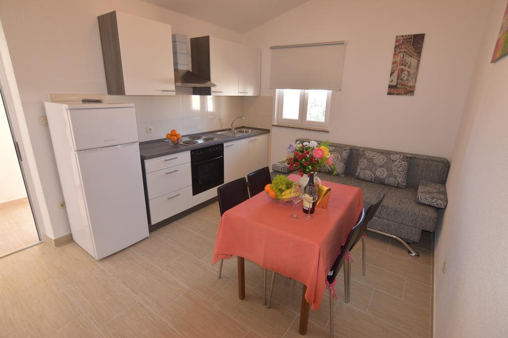 Apartments Batarilo Biograd Na Moru Exterior photo