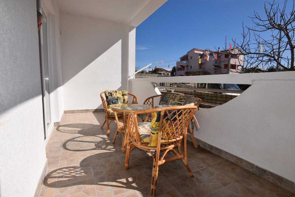 Apartments Batarilo Biograd Na Moru Exterior photo
